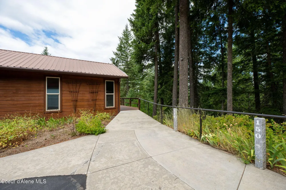 5671 E Wildlife Trail Hayden, ID 83835