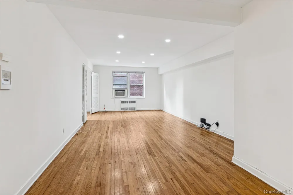 72-10 112th Street #5B Forest Hills, NY 11375