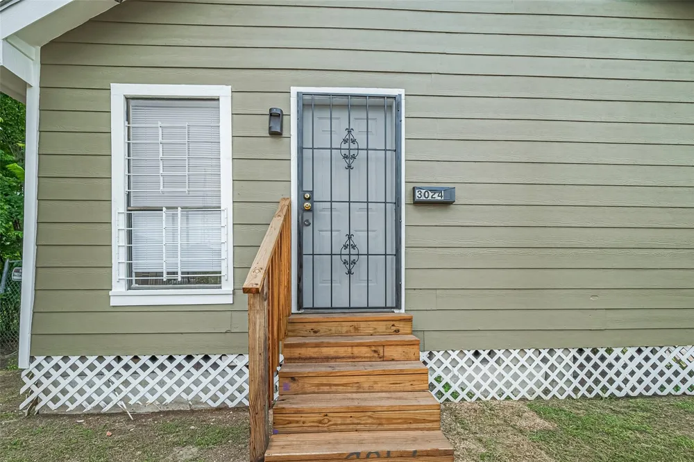 3024 Brackenridge Street