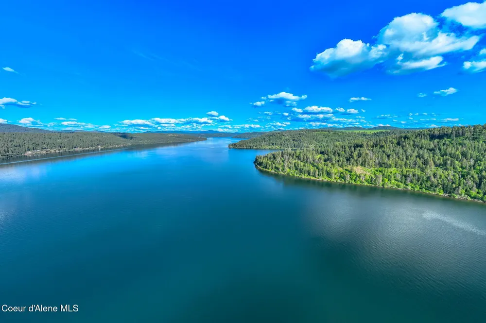 20943 S Cave Bay Road Worley, ID 83876