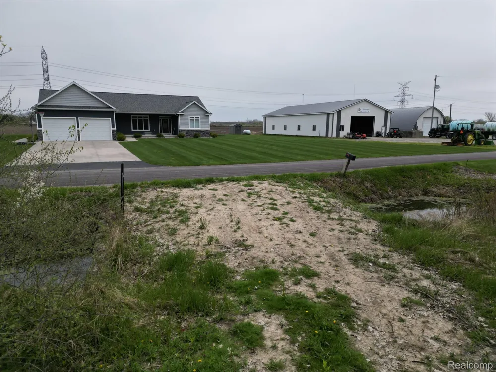 197 N Cotter Road Hampton Charter Township, MI 48732
