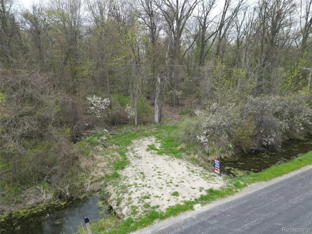 197 N Cotter Road Hampton Charter Township, MI 48732