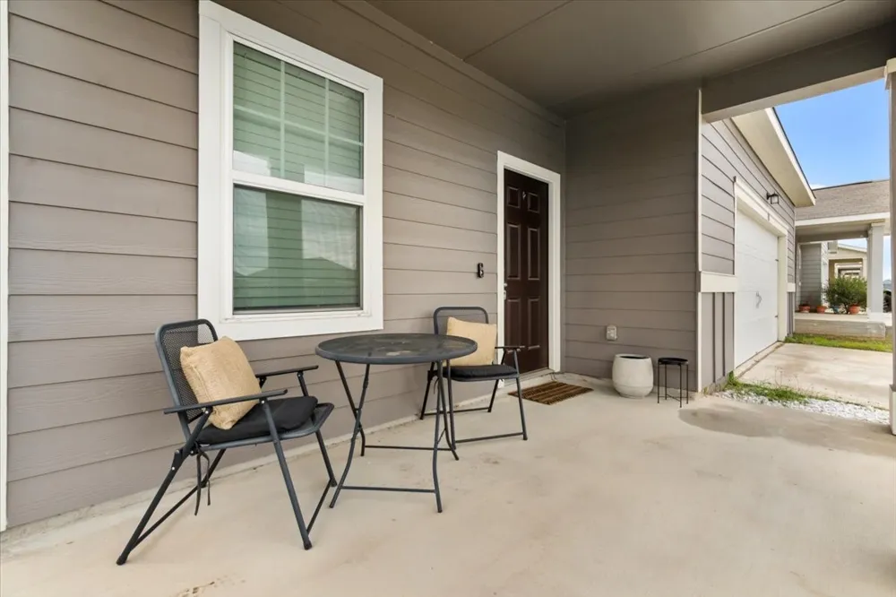 308 Shiro Drive Kyle, TX 78640
