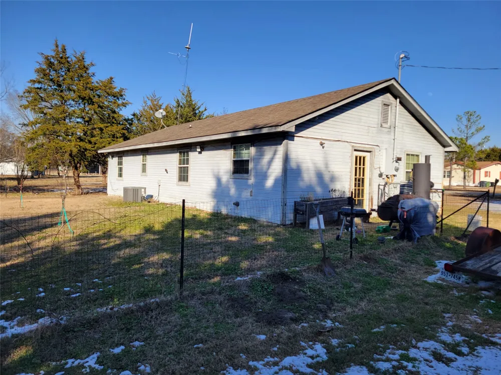 401 Meadowview Lane Point, TX 75472