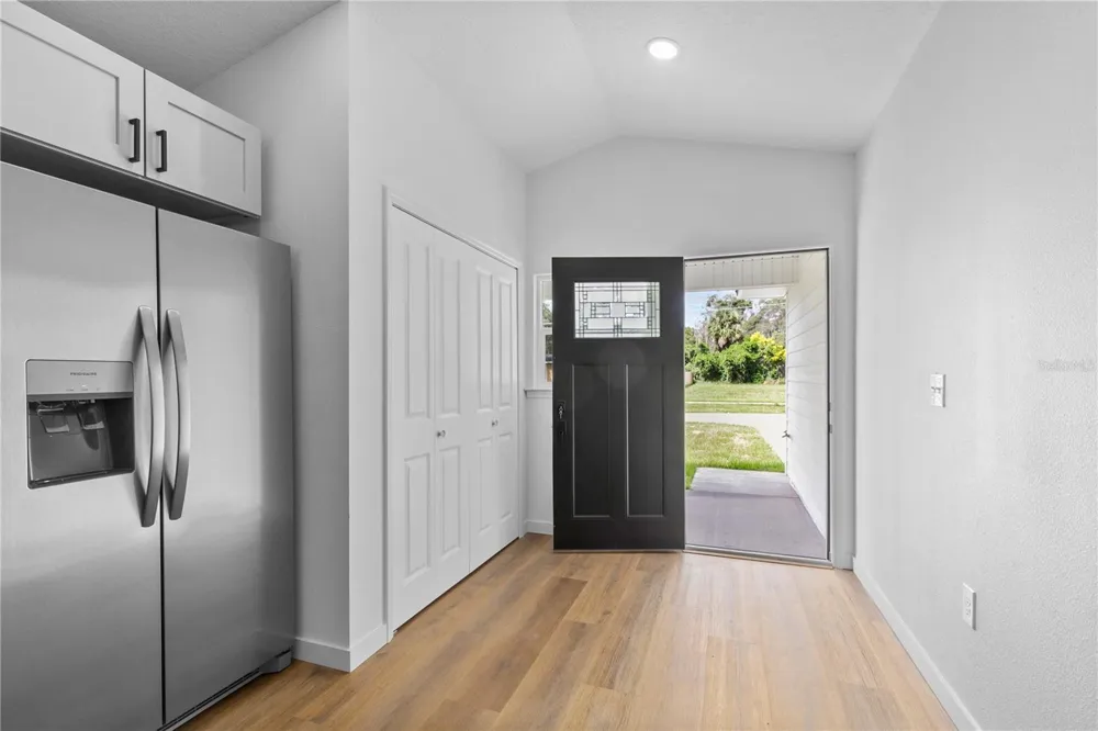 1012 E HAZZARD Eustis, FL 32726