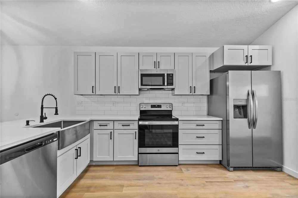 1012 E HAZZARD Eustis, FL 32726