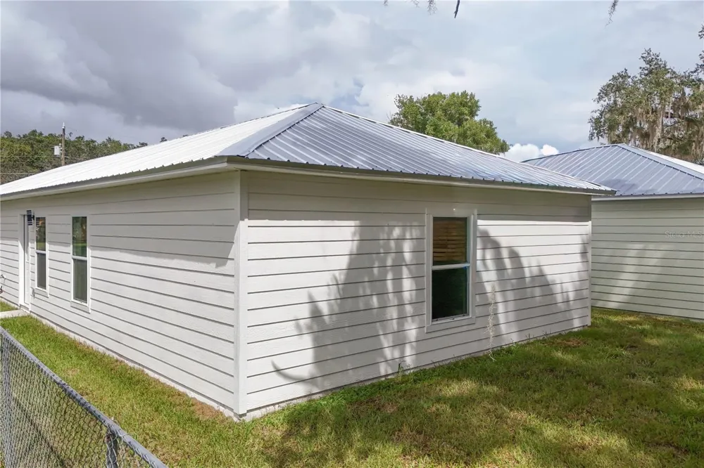1012 E HAZZARD Eustis, FL 32726