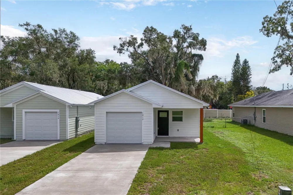 1012 E HAZZARD Eustis, FL 32726