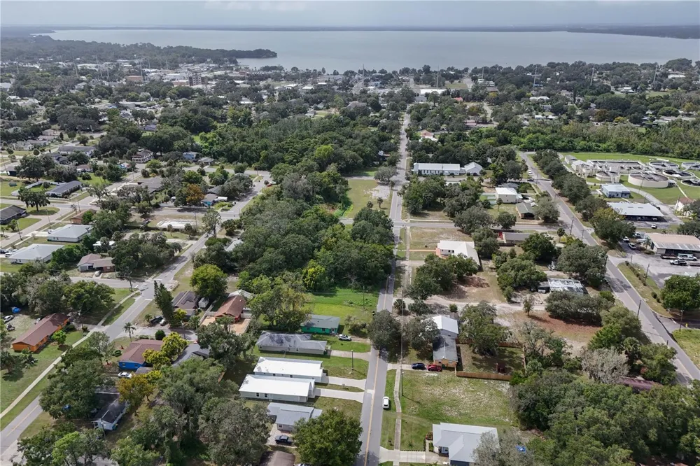 1012 E HAZZARD Eustis, FL 32726