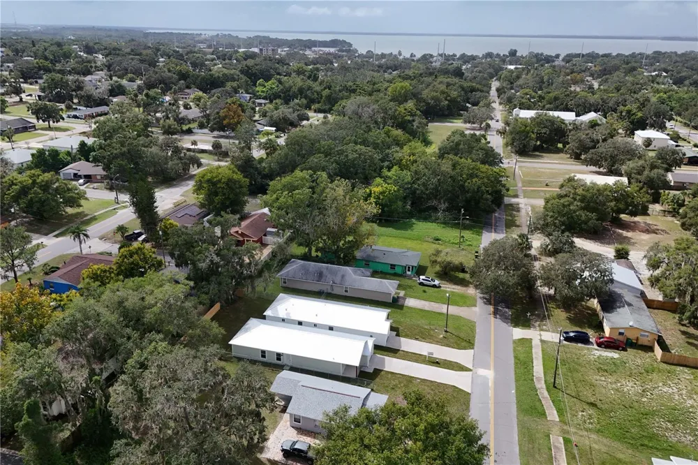 1012 E HAZZARD Eustis, FL 32726