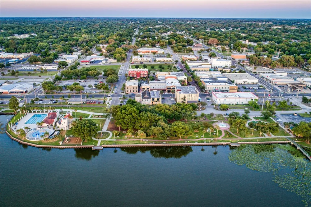 1012 E HAZZARD Eustis, FL 32726