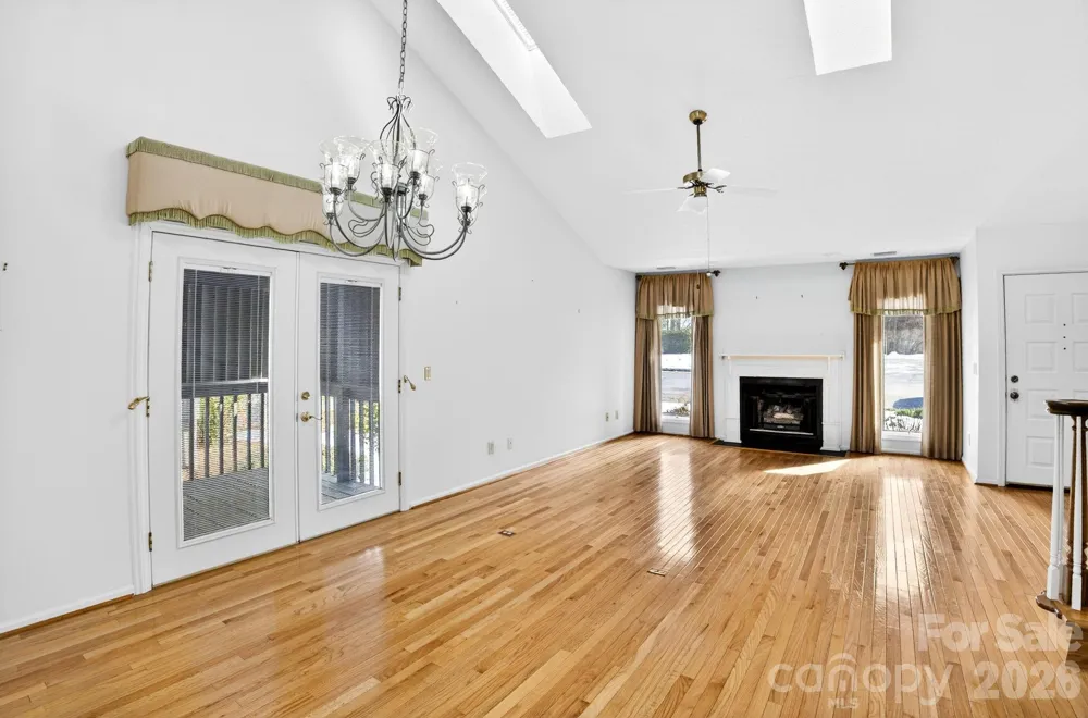 703 Independence Trail Morganton, NC 28655