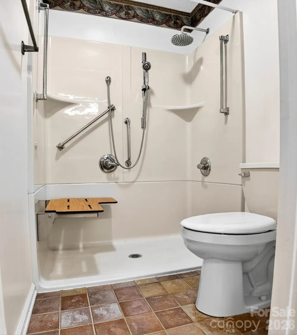 703 Independence Trail Morganton, NC 28655