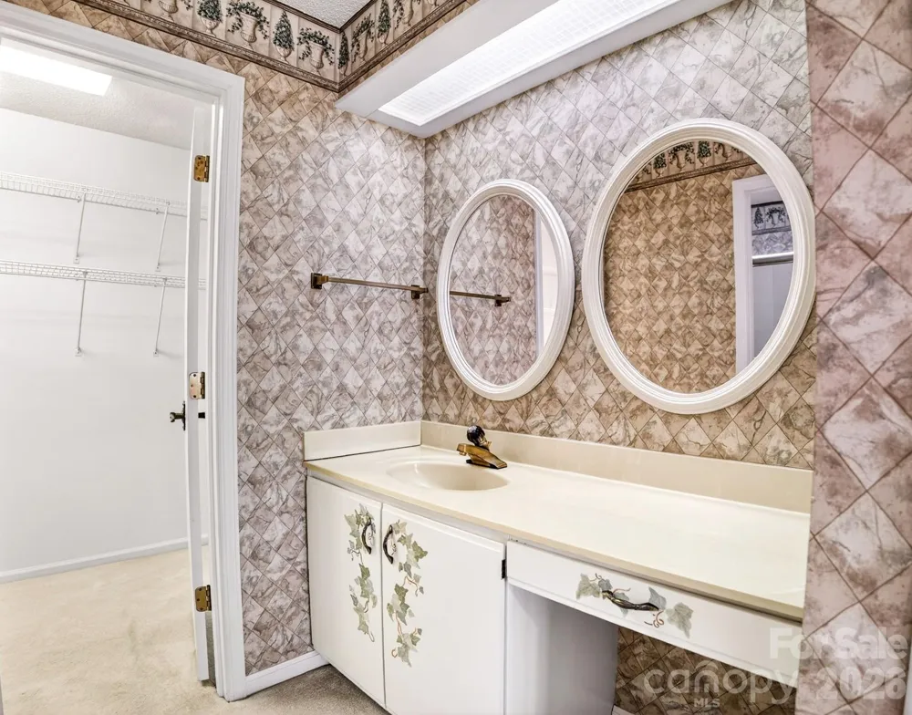 703 Independence Trail Morganton, NC 28655