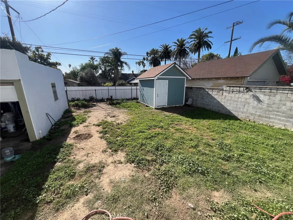 412 E Columbia Pomona, CA 91767