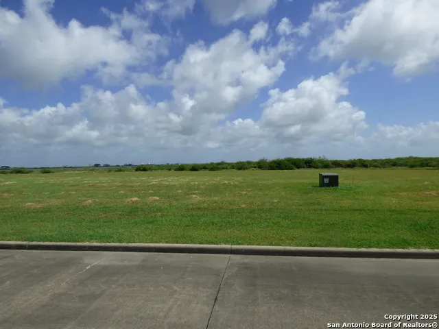 3410 Beachside Blvd. Palacios, TX 77465
