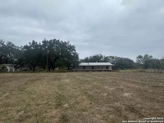 1150 County Road 765 Moore, TX 78057