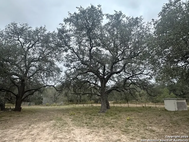 1150 County Road 765 Moore, TX 78057