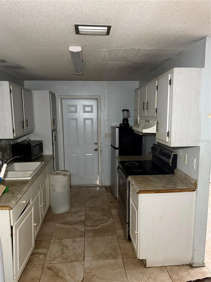 750 NE HAMPTON DRIVE Palm Bay, FL 32905