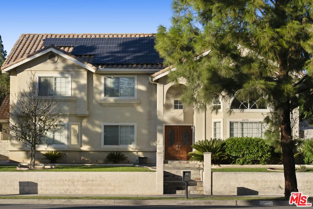 20741 Devonshire Street