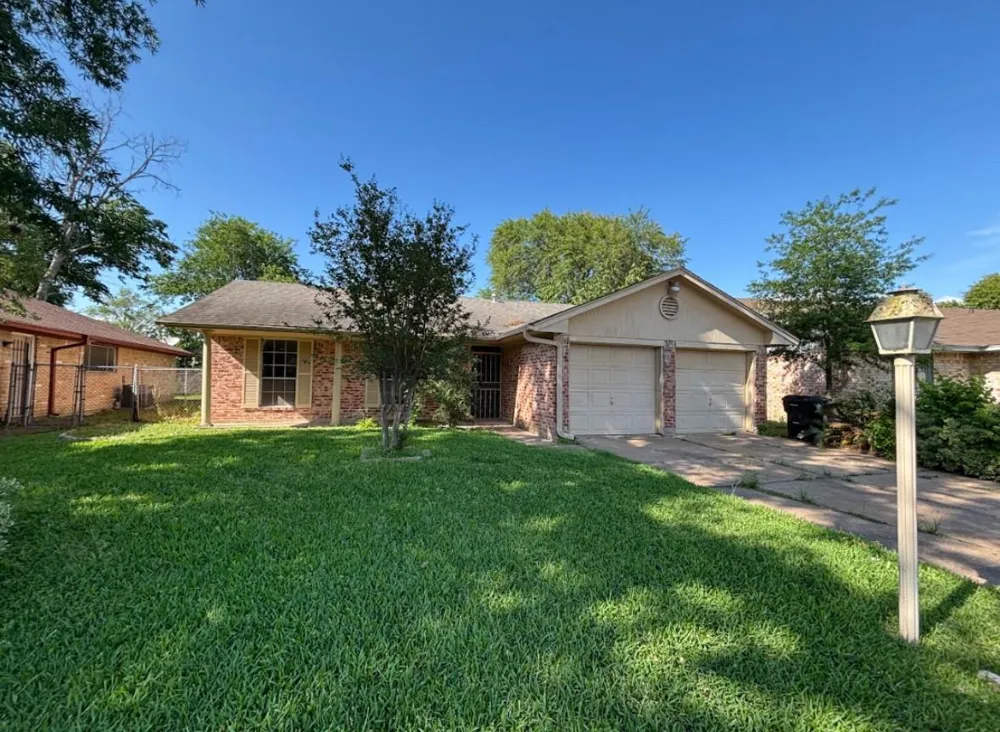 8447 Sterlingshire Street