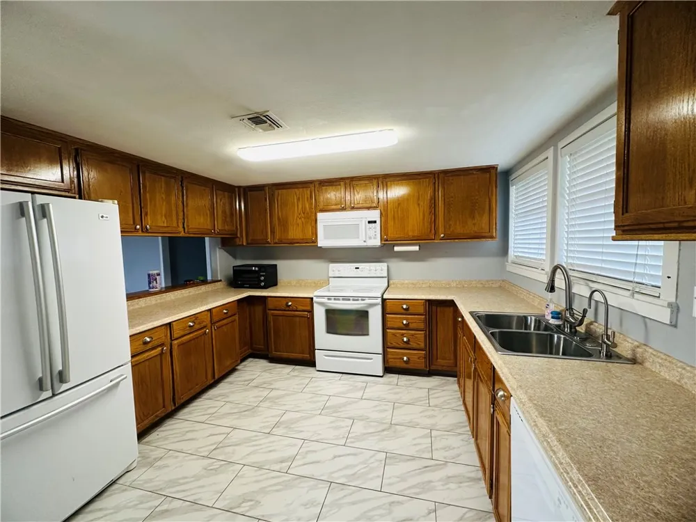 113 White Point Drive Sandia, TX 78383