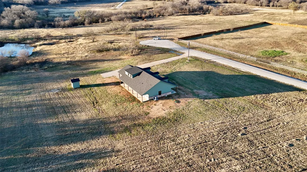 175 Flint Lane Chico, TX 76431