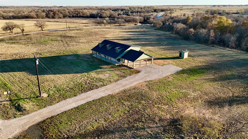 175 Flint Lane Chico, TX 76431