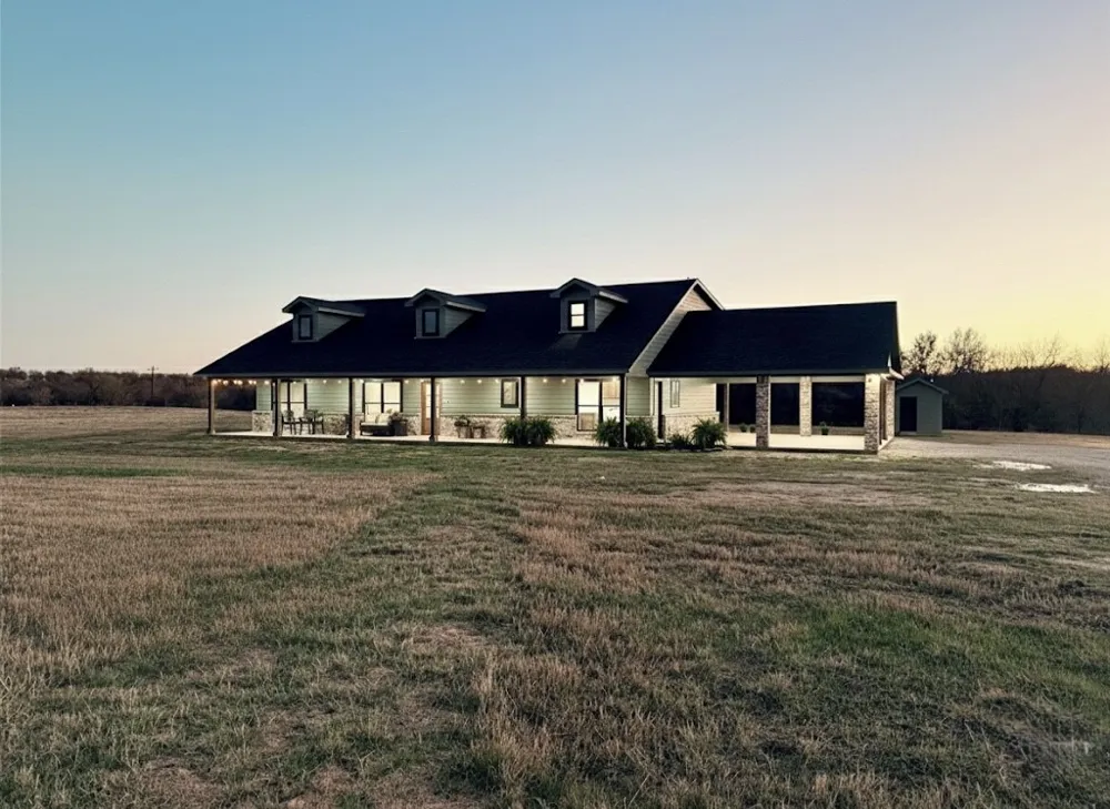175 Flint Lane Chico, TX 76431