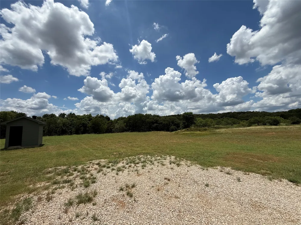 175 Flint Lane Chico, TX 76431