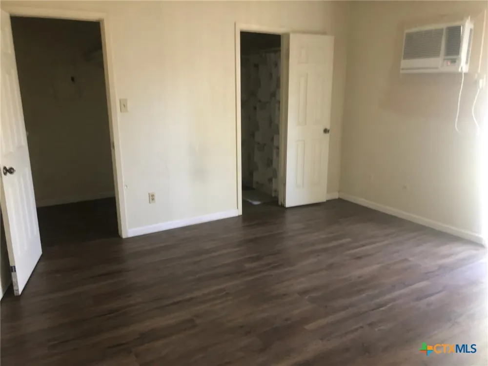 1916 Holloman Drive Port Lavaca, TX 77979