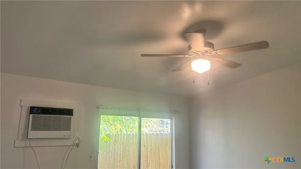 1916 Holloman Drive Port Lavaca, TX 77979