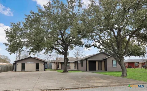 1916 Holloman Drive