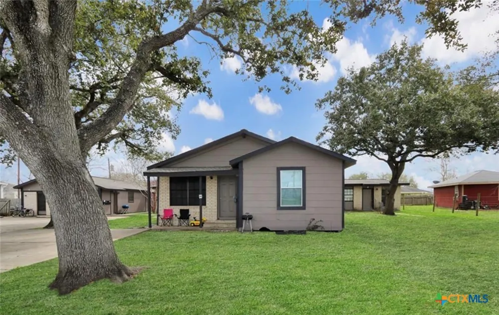 1916 Holloman Drive Port Lavaca, TX 77979