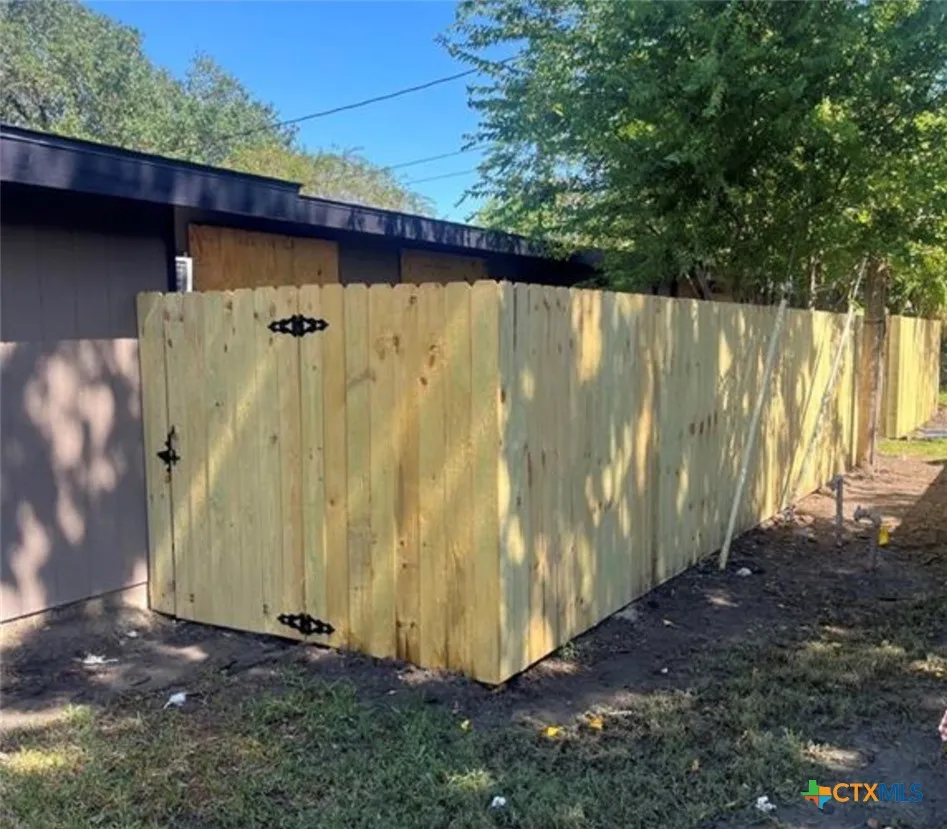 1916 Holloman Drive Port Lavaca, TX 77979