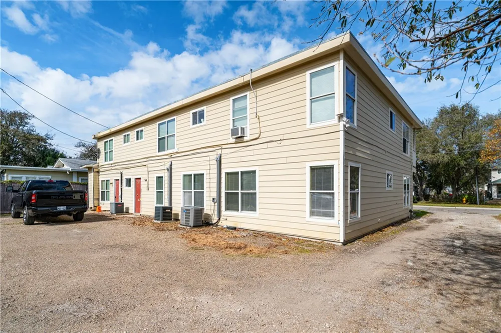 901 Furman Avenue Corpus Christi, TX 78404