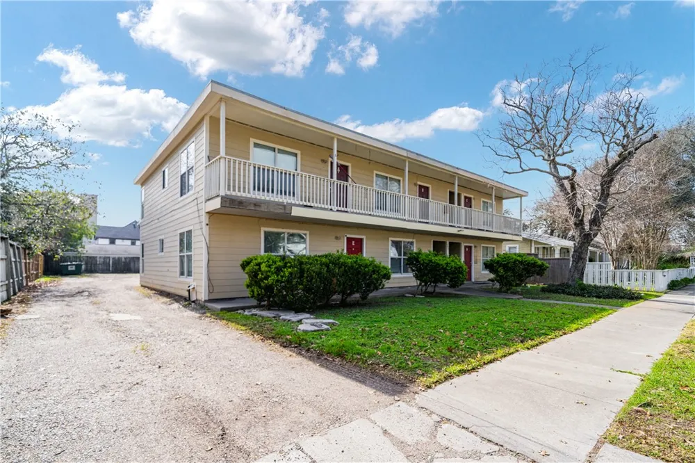 901 Furman Avenue Corpus Christi, TX 78404