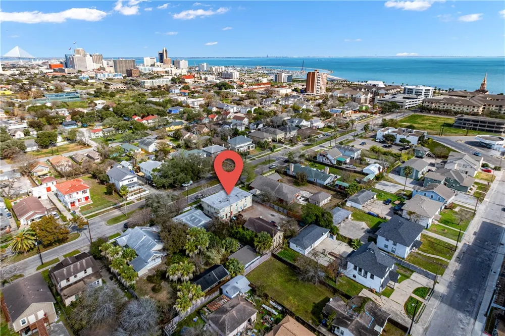 901 Furman Avenue Corpus Christi, TX 78404