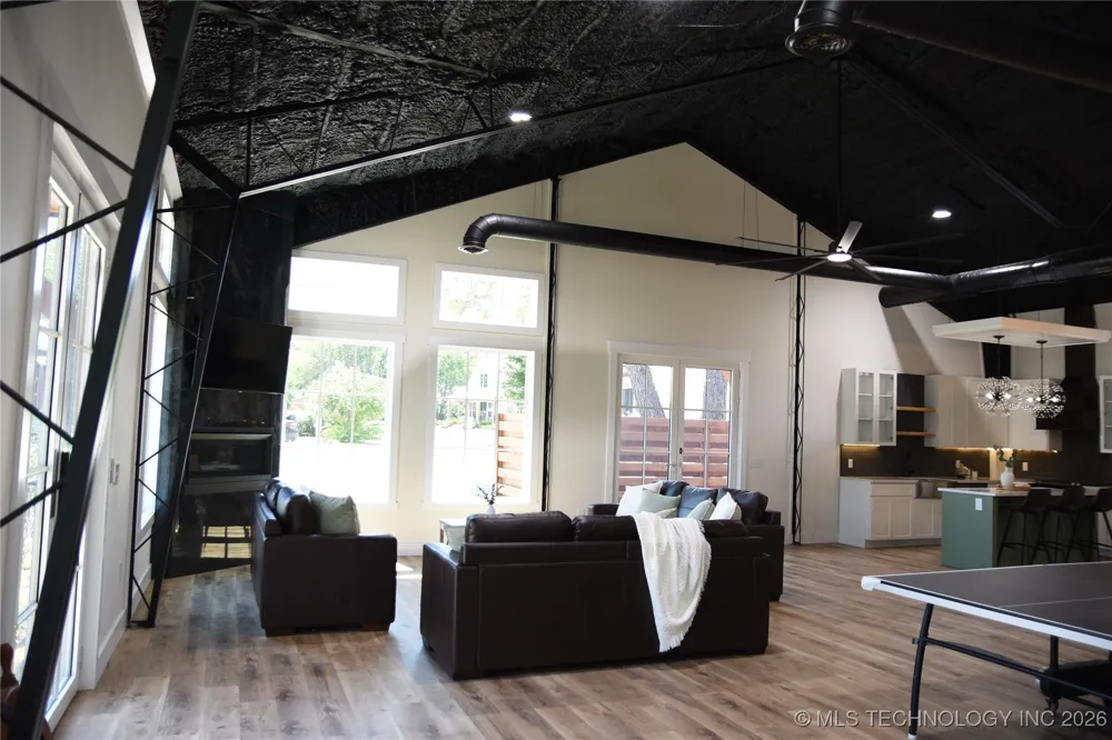 37094 S Cliff Crest Drive Langley, OK 74350