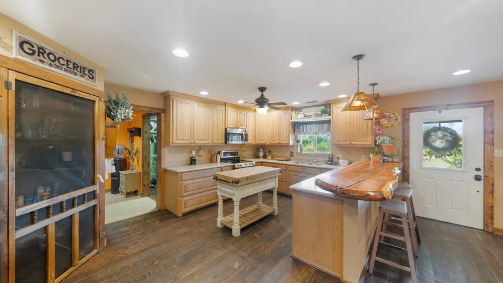 5801 County Road 4128 Scurry, TX 75158