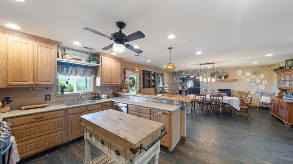 5801 County Road 4128 Scurry, TX 75158