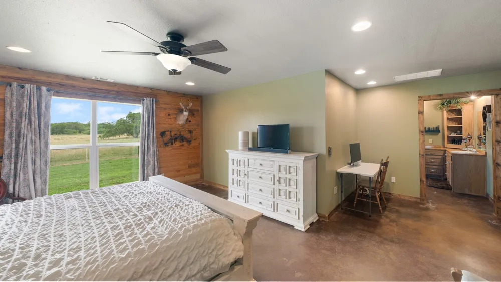 5801 County Road 4128 Scurry, TX 75158