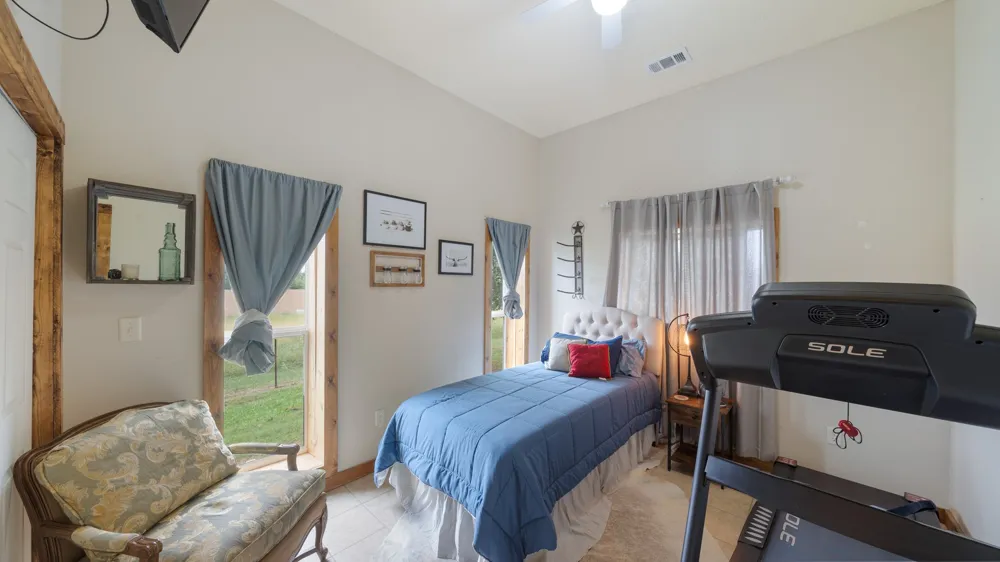 5801 County Road 4128 Scurry, TX 75158