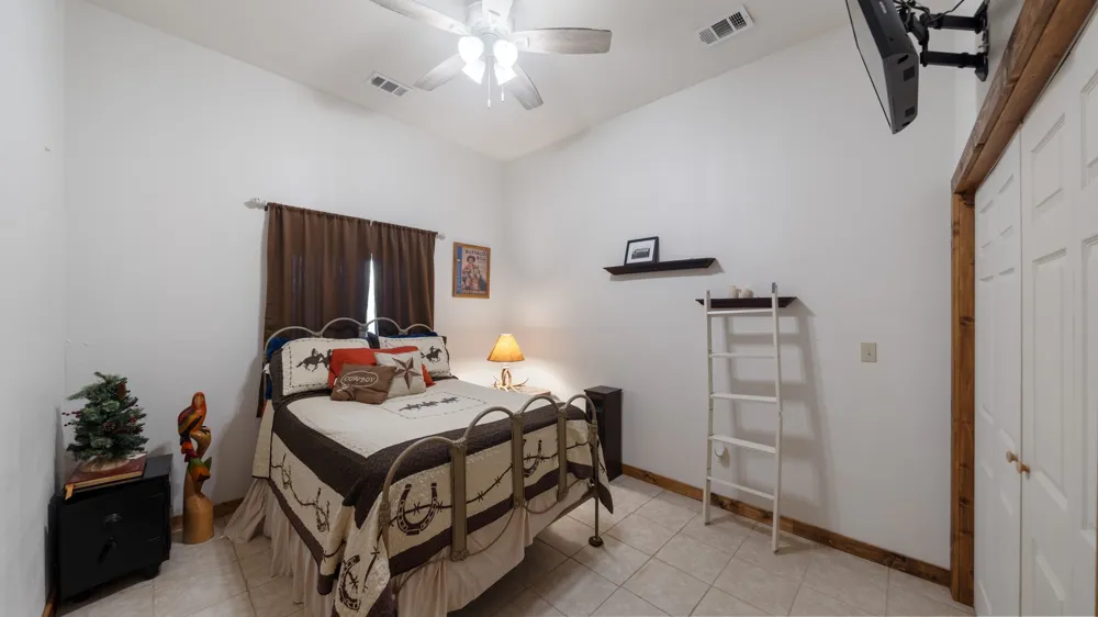 5801 County Road 4128 Scurry, TX 75158