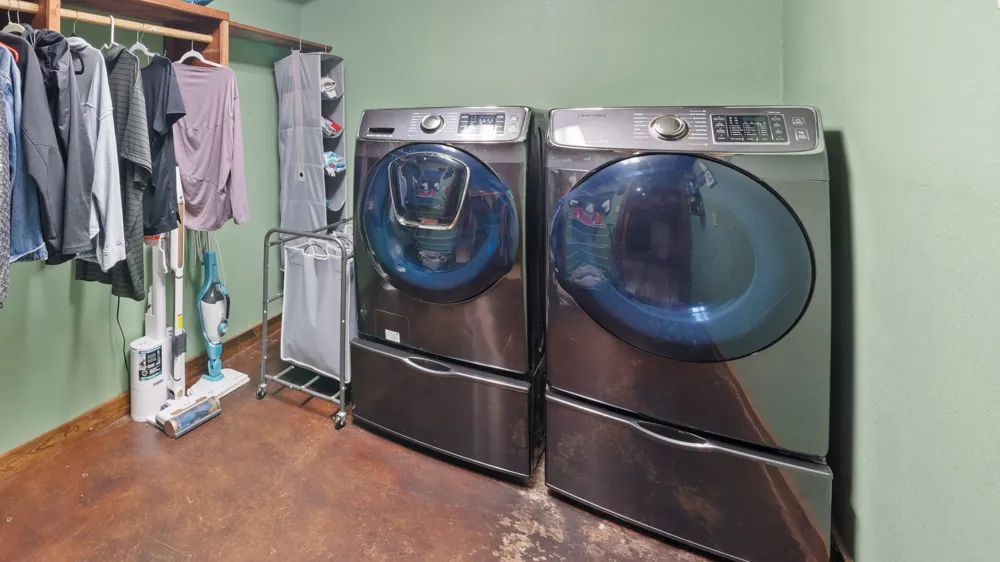 5801 County Road 4128 Scurry, TX 75158