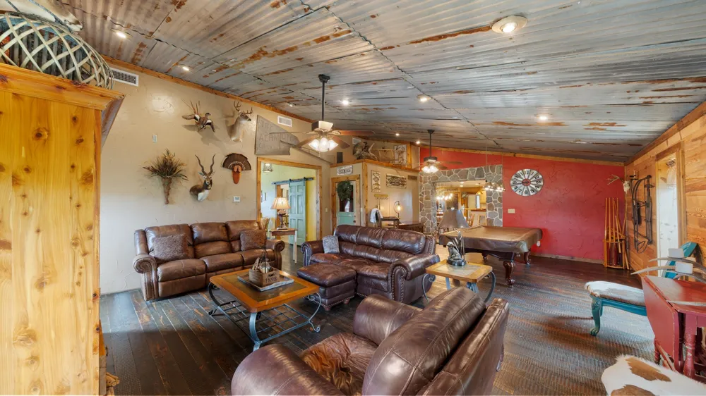 5801 County Road 4128 Scurry, TX 75158