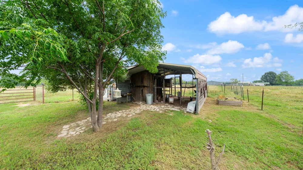5801 County Road 4128 Scurry, TX 75158