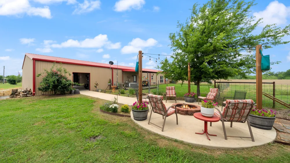 5801 County Road 4128 Scurry, TX 75158