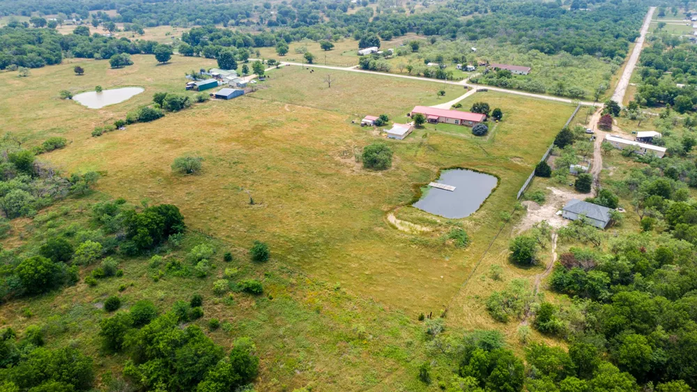 5801 County Road 4128 Scurry, TX 75158