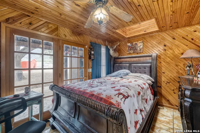 969 WALTER WHITE RANCH RD Leakey, TX 78873